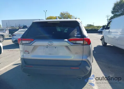 2021 Toyota Rav4 Xle из США, поврежденный, VIN 2T3W1RFV4MW113529